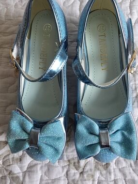 Princess Girls' Shimmery Teal Mary Jane Dress Shoes with Bow